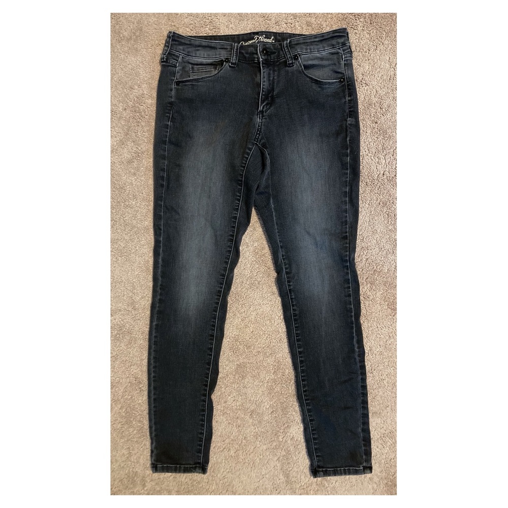 Universal Thread • Mid Rise Black Skinny Jeans • Size 6